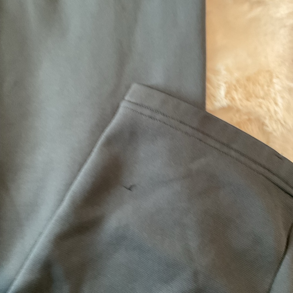 UNDER ARMOUR•Iconic Charcoal DriFit Joggers•L - Picture 4 of 12